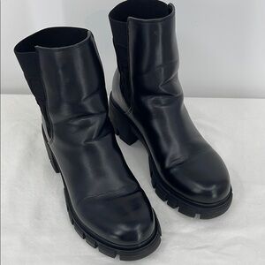 GUESS WOMENS SIZE 6.5M Black Ankle Boots